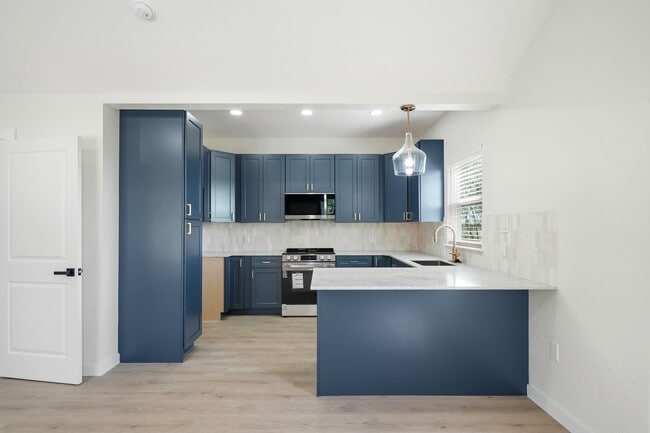 Building Photo - 6511 Old Massey Rnch Rd