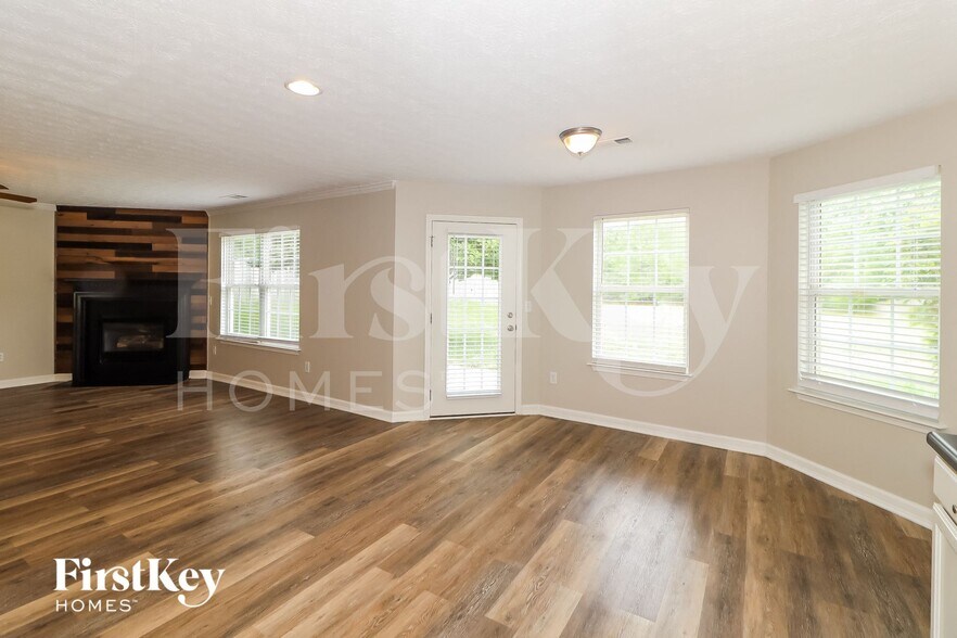 Building Photo - 8335 River Hill Commons Dr