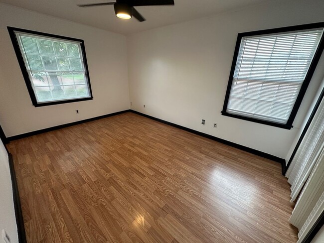 Building Photo - 5513 Alvarado Rd