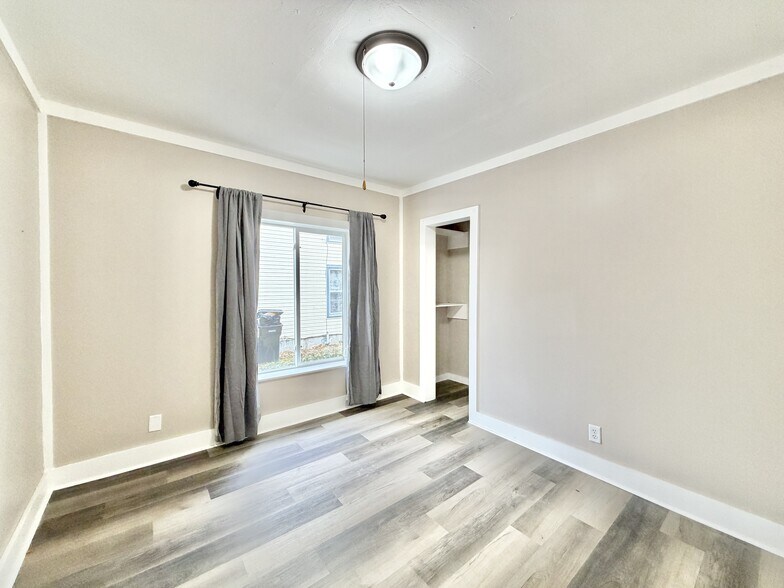 Building Photo - 955 10th St