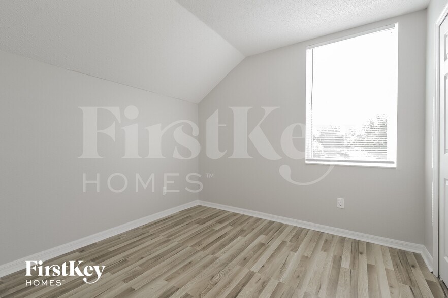 Building Photo - 609 Greys Ferry Rd