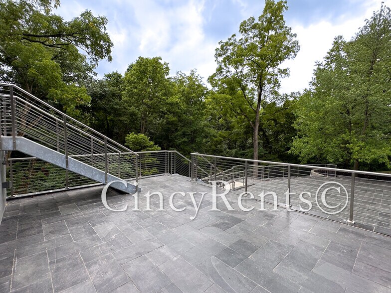 Building Photo - 7716 Creekwood Ln