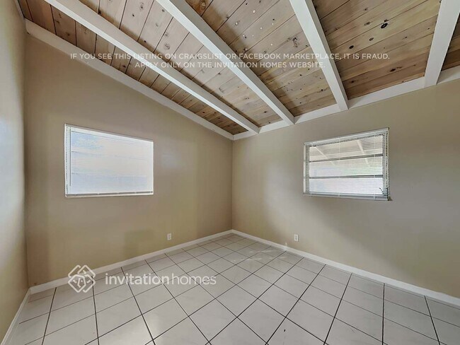 Building Photo - 1275 SW 28th Rd