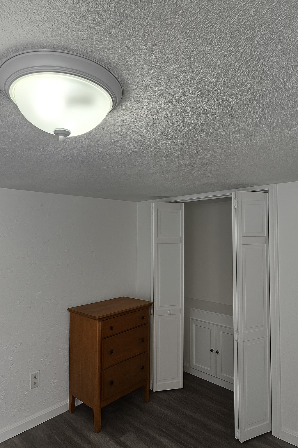 Building Photo - 48 Kilburn St