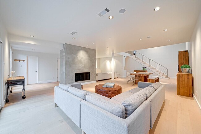 Building Photo - 39 River Hollow Ln