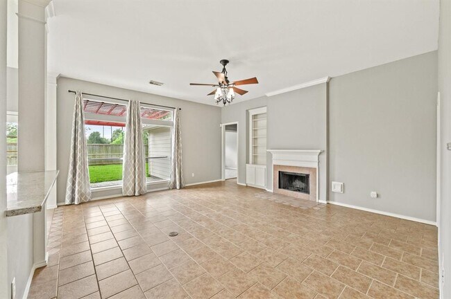 Building Photo - 3702 Glenhill Dr
