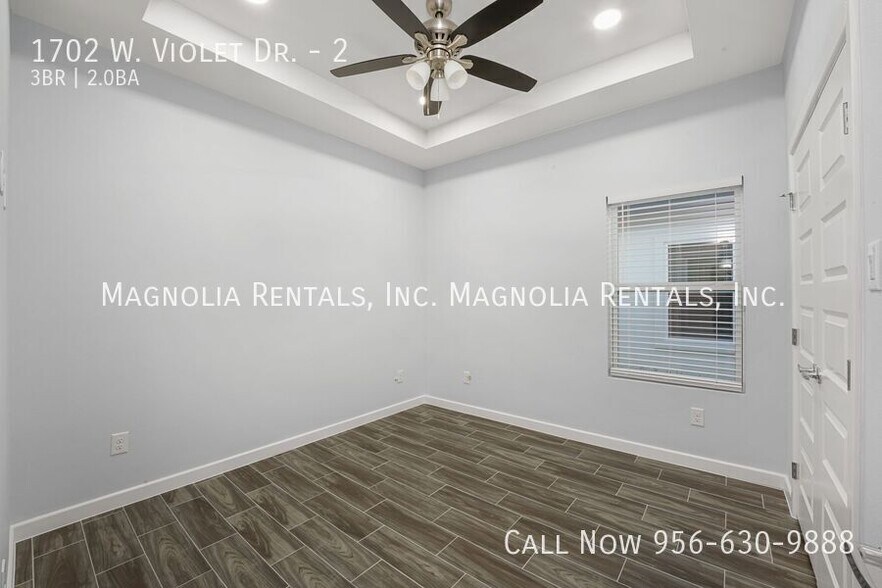 Building Photo - 1702 W Violet Dr