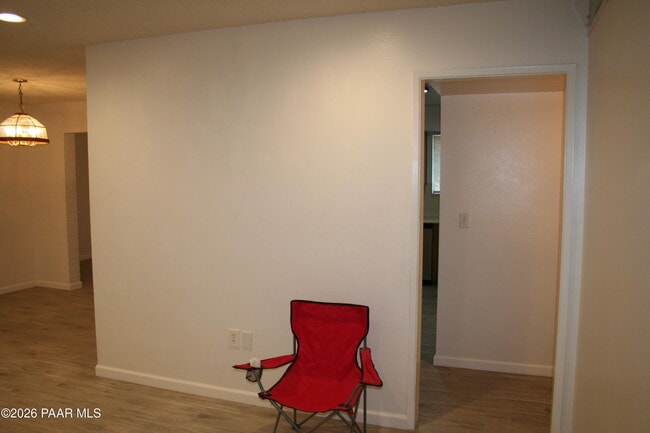 Building Photo - 11014 W Cheryl Dr