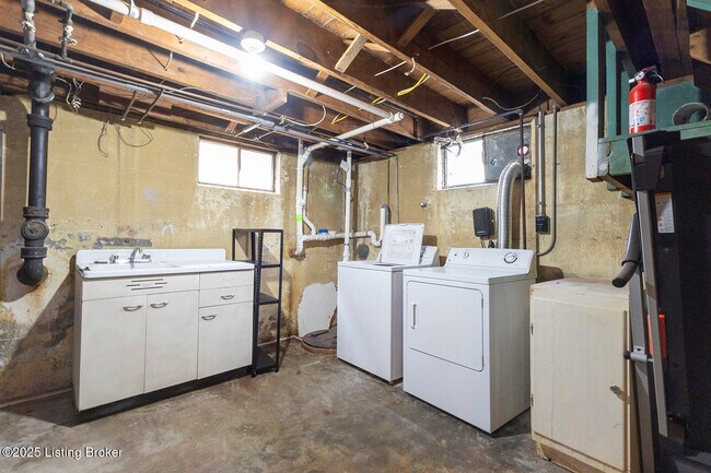 Building Photo - 3725 Warner Ave