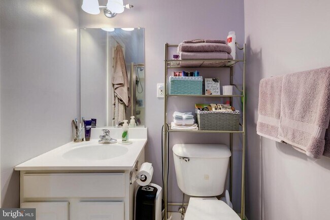 Building Photo - 22 N Main St