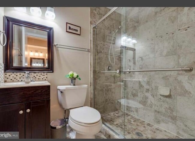 Building Photo - 4933 Casimir St