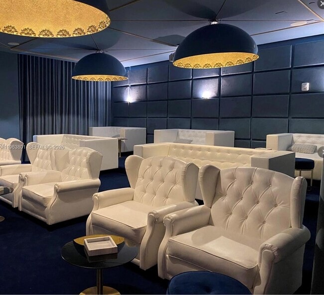 Building Photo - 2000 Metropica Wy