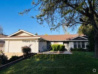 Building Photo - Just Listed in Lake Crest Village! 3/2 hom...