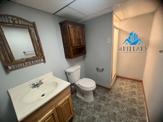 Building Photo - "Charming 3-Bedroom Haven with Finished Basement & Gleaming Hardwood Floors in Hammond!"