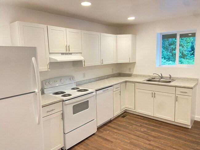 Primary Photo - 1872 S Mayo Trl