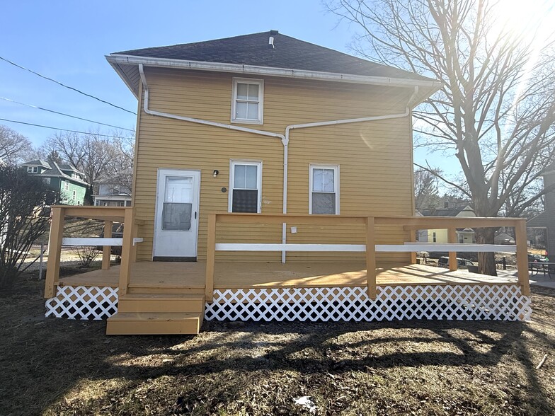 Building Photo - 2811 8th Ave