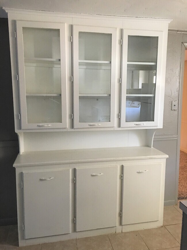 Building Photo - 8820 S Winston Ave