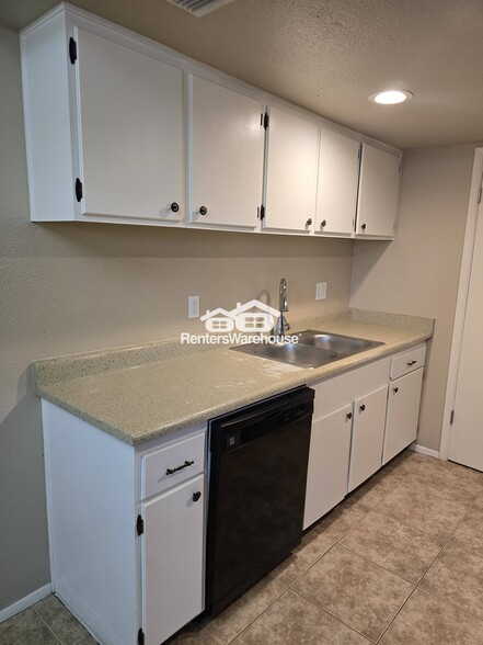 Building Photo - 8236 N 34th Dr