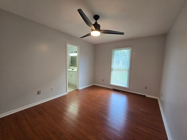 Building Photo - Mt. Hermon - Adorable 3Bed, 2Bath Ranch
