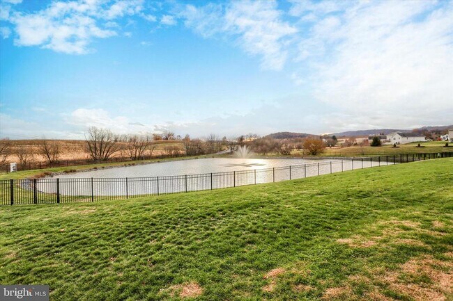 Building Photo - 158 McIntosh Ln