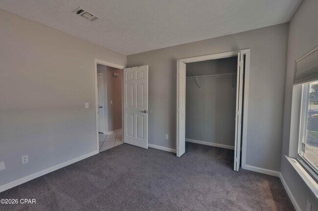 Building Photo - 3931 Treasure Cir