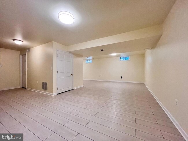 Building Photo - 8596 Trail View Dr