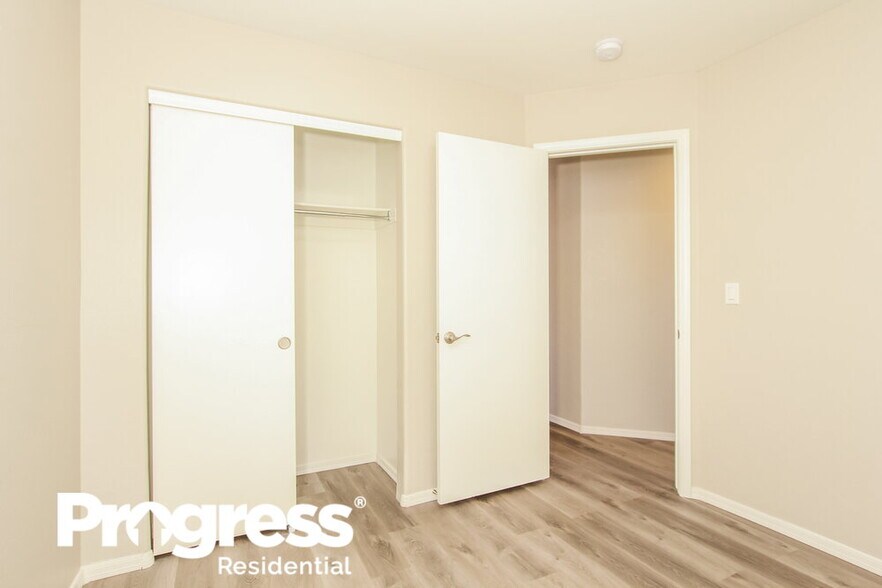 Building Photo - 741 E Monona Dr