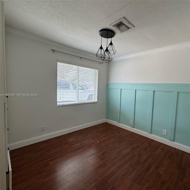 Building Photo - 4261 SW 22nd St