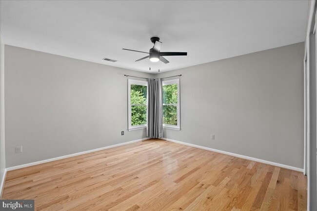 Building Photo - 8608 Oak Brook Ln