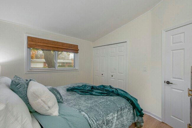 Building Photo - 2804 Canterbury Rd