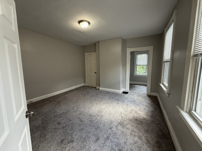 Building Photo - 2036 Mackoy St