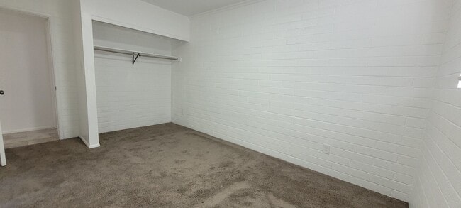 Building Photo - 265 E 200 N