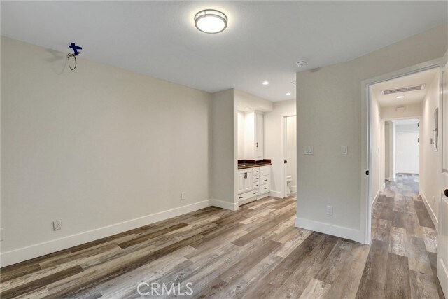 Building Photo - 404 E Glendale Dr