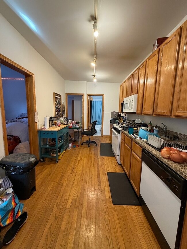 Building Photo - 626 W Patterson Ave