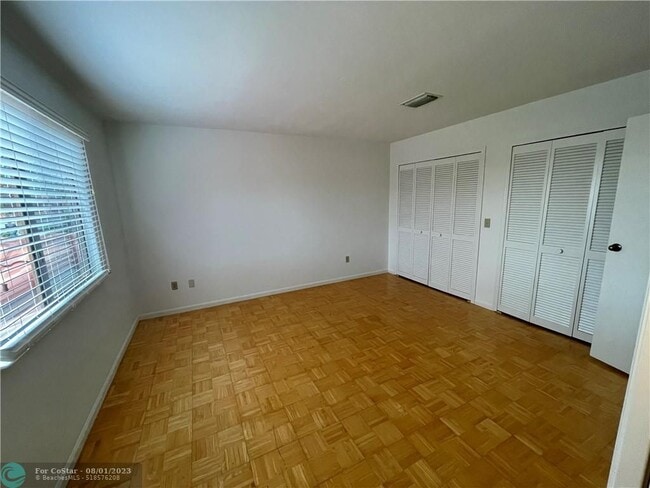 Building Photo - 10253 Riverbend Terrace