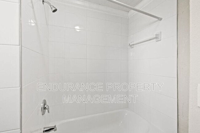 Building Photo - 1125 W 28th St
