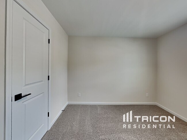 Building Photo - 3774 Saddle Bag Ct