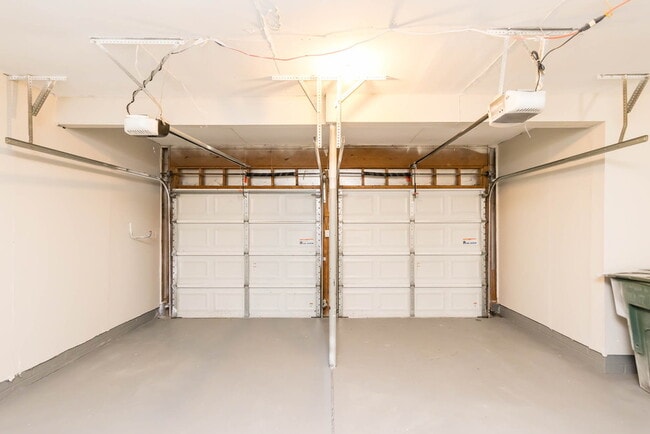 Building Photo - 8047 Simfield Rd