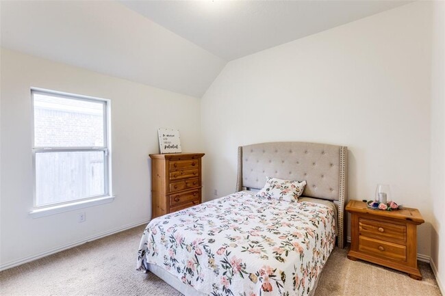 Building Photo - 874 Spinnaker Loop