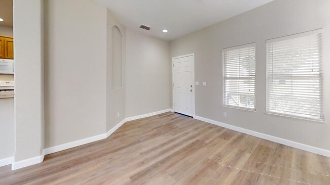 Building Photo - 3855 Saintsbury Dr