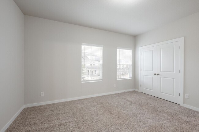 Building Photo - Spacious & Modern 3/3.5 in The Preserve at the Dominion