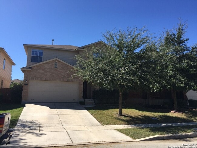 Building Photo - Large 4 bedroom / 2.5 bathroom home in Alamo Ranch