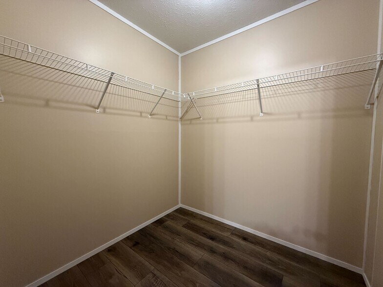 Building Photo - 12452 St James Ct