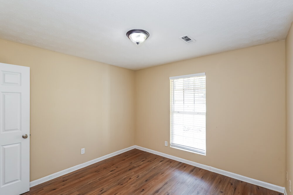 Building Photo - 10 Carey Ct