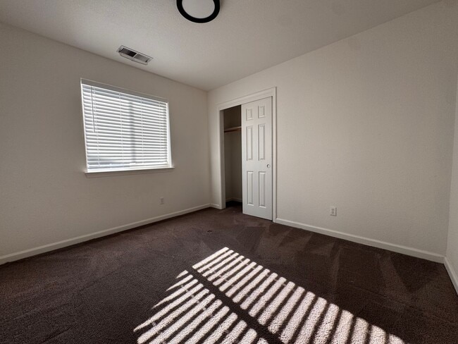 Building Photo - 1130 Shadow Mountain Dr
