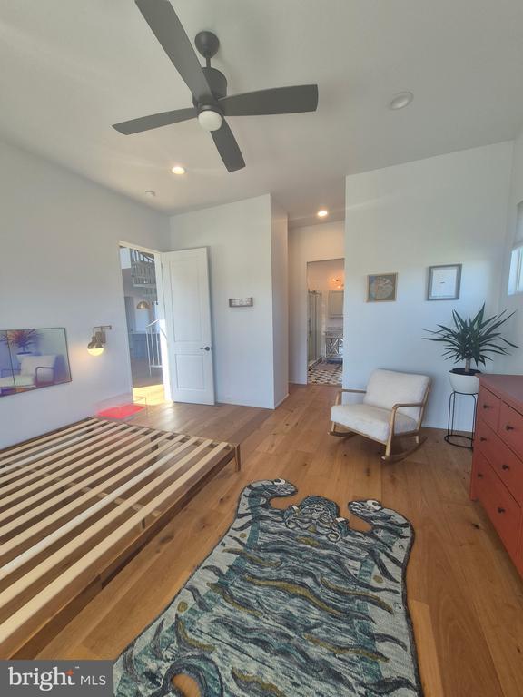 Building Photo - 330 Majestic Ln