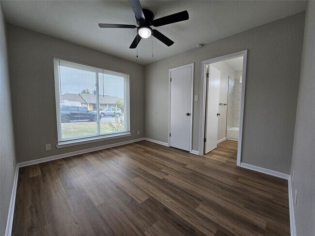 Building Photo - 1418 Hyridge Cir