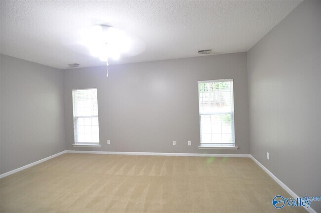 Building Photo - 206 Horseshoe Bend N