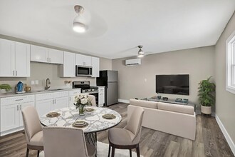 Building Photo - 37 Seminole Ct