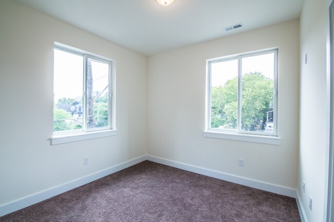 Building Photo - 411 N 34th St
